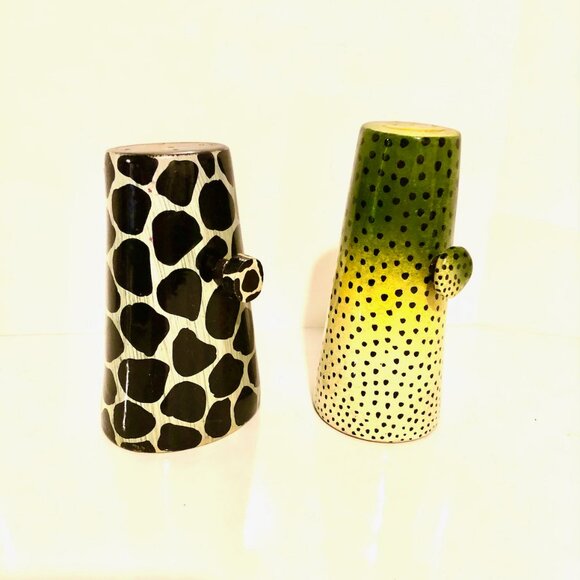 Vintage Girafe and Spotted Salt and Pepper Shakers - Picture 1 of 8